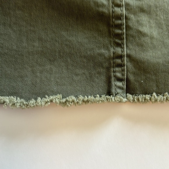 UNIVERSAL THREADS.. NWTS..ARMY GREEN JEAN SKIRT…SIZE 12…WAIST 16-17” LENGTH 17” - Picture 5 of 5